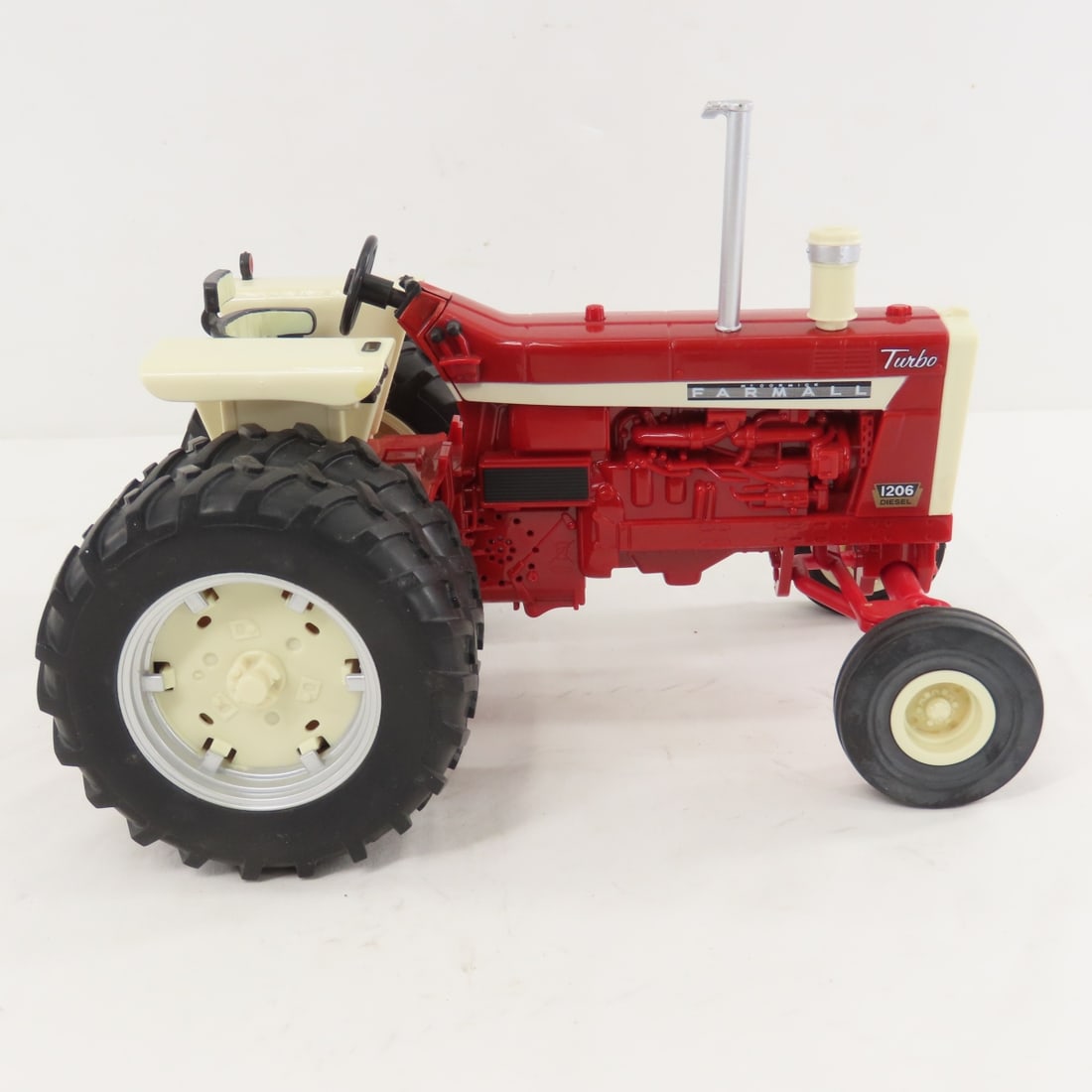ERTL Farmall 1206 Turbo Diesel w/ Sound & Lights - 6