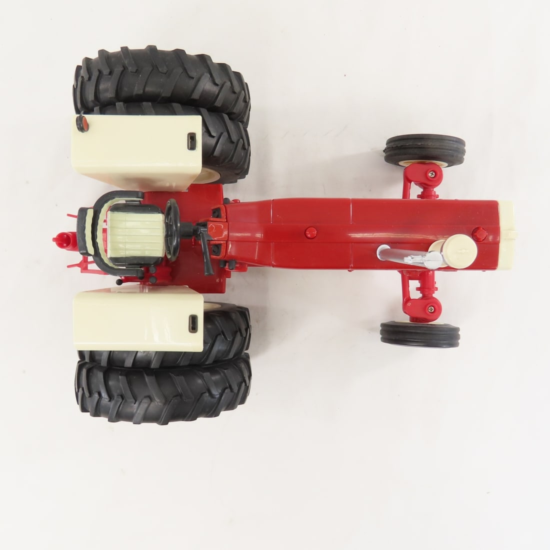 ERTL Farmall 1206 Turbo Diesel w/ Sound & Lights - 9