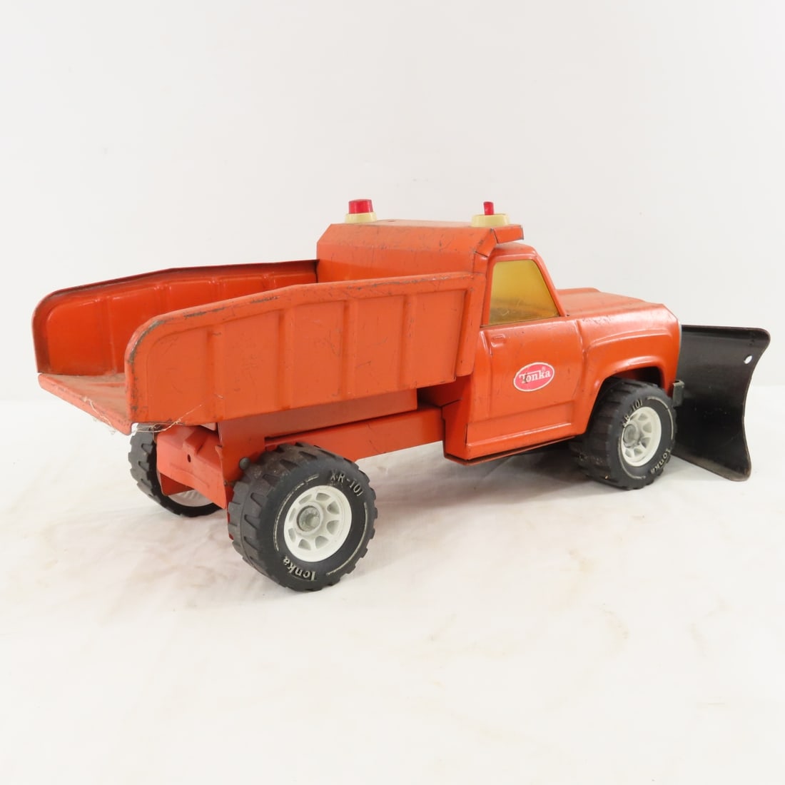 1970s Tonka Orange Dump Truck with Blade - 5