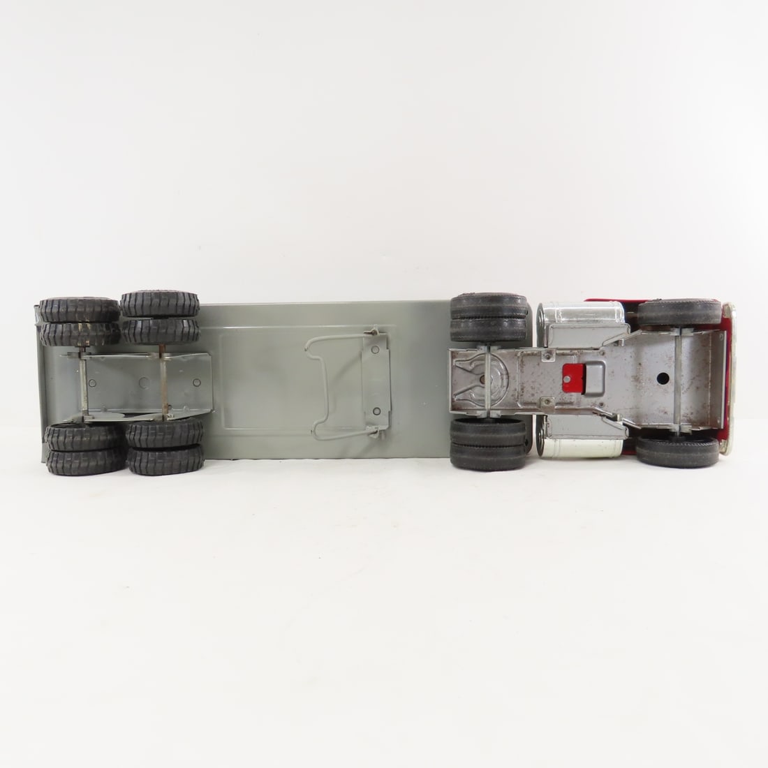 ERTL International Truck & Ben Franklin Trailer - 10