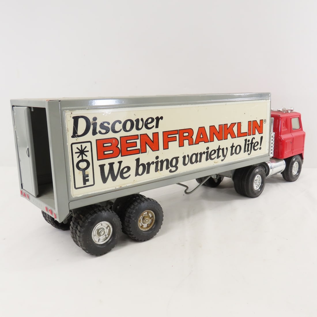 ERTL International Truck & Ben Franklin Trailer - 5