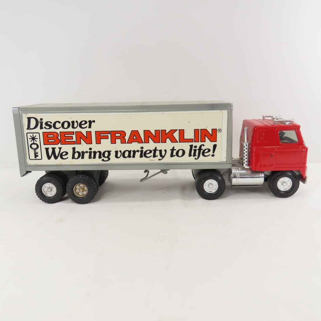 ERTL International Truck & Ben Franklin Trailer - 6