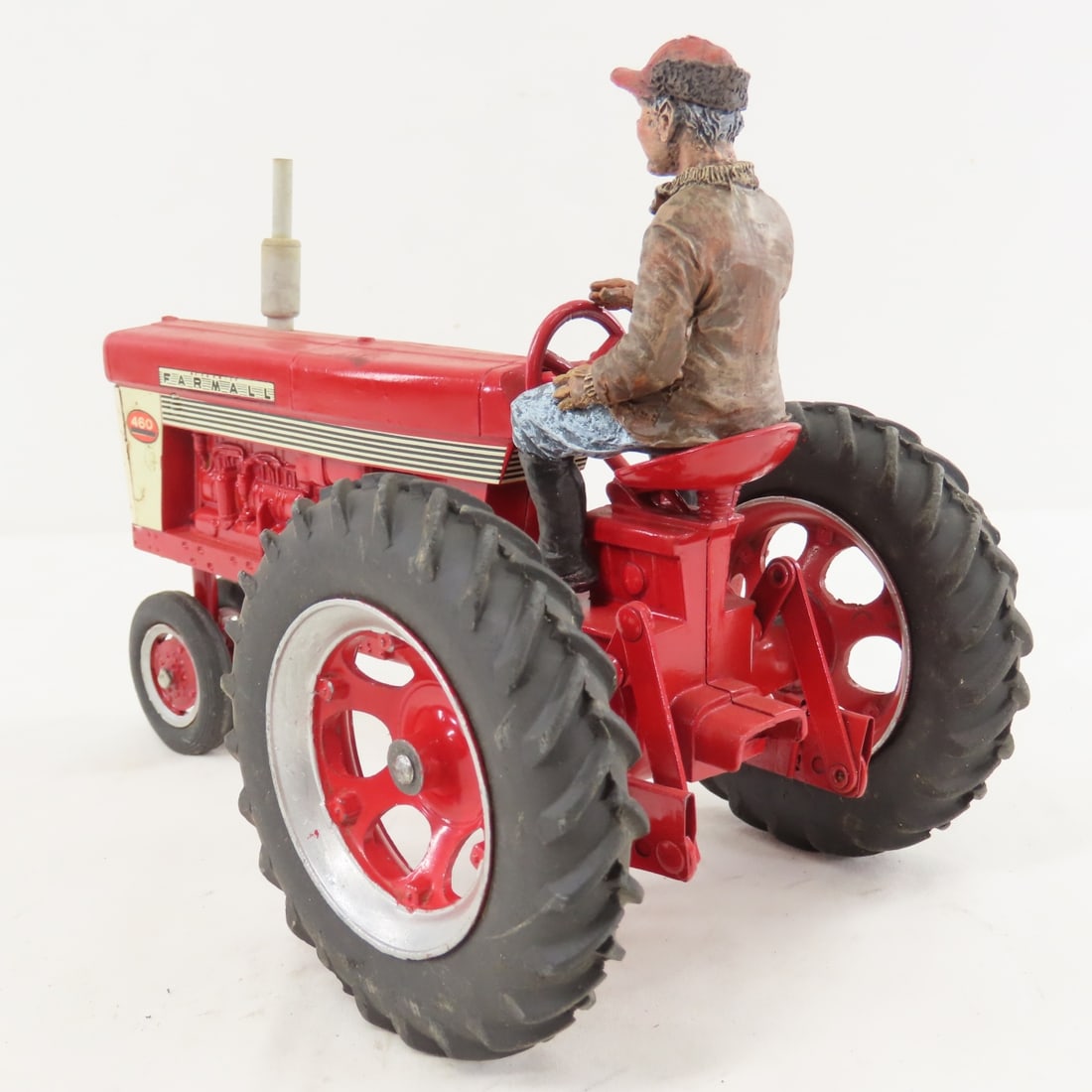 ERTL Farmall 460 & 1995 Special Edition 350 - 15