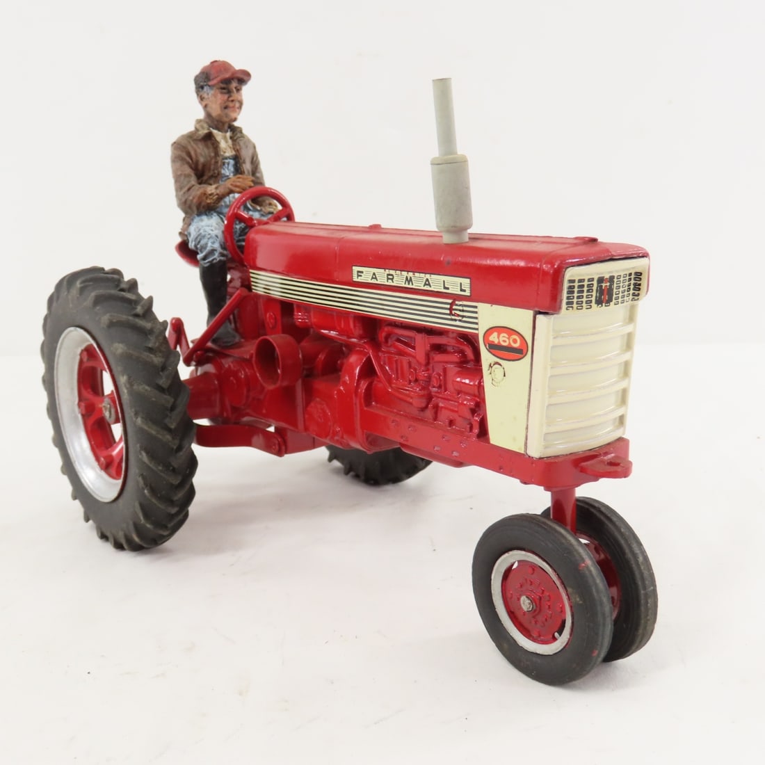 ERTL Farmall 460 & 1995 Special Edition 350 - 19