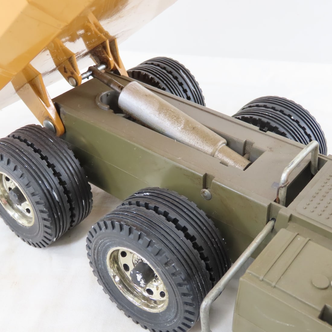 ERTL McClinton-Anchor Hydraulic Dump Truck - 14