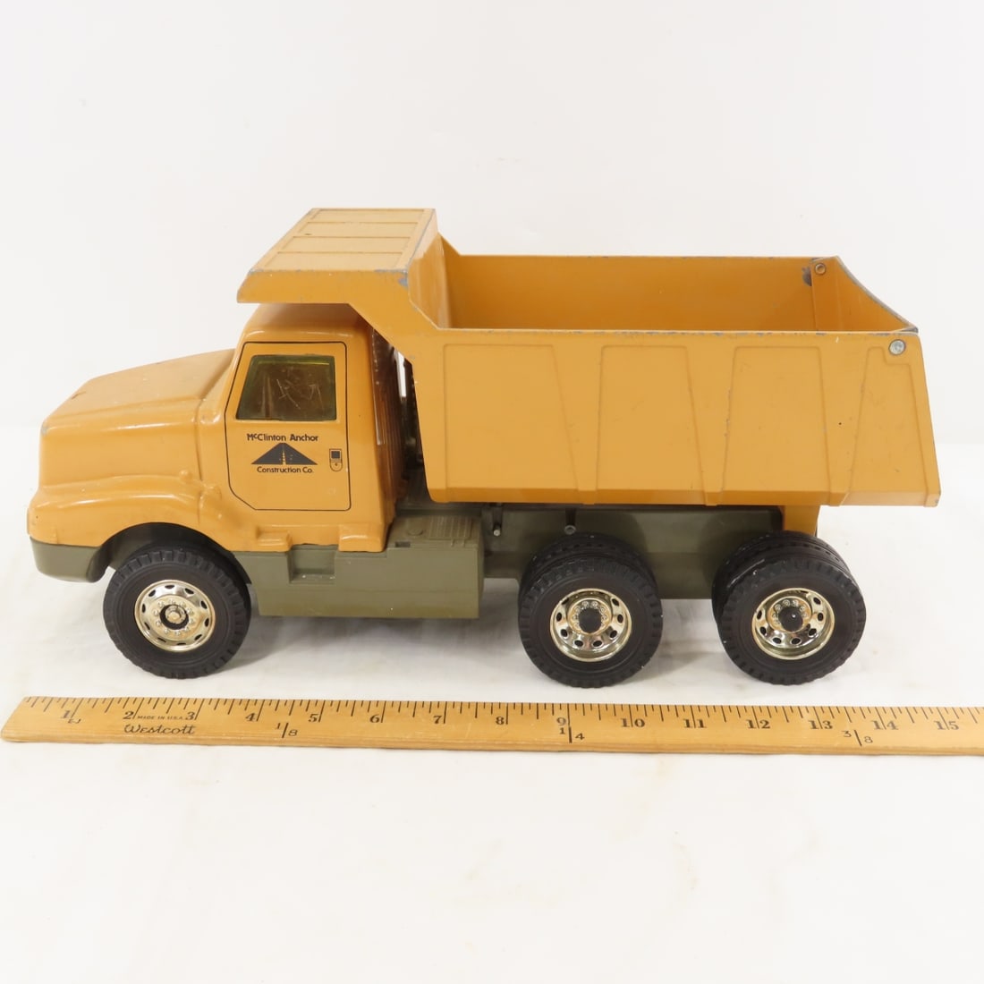 ERTL McClinton-Anchor Hydraulic Dump Truck - 2