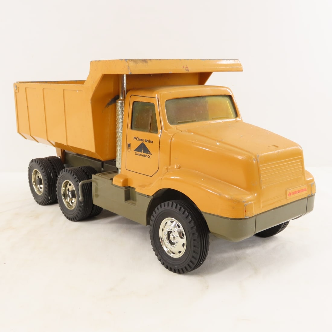 ERTL McClinton-Anchor Hydraulic Dump Truck - 7