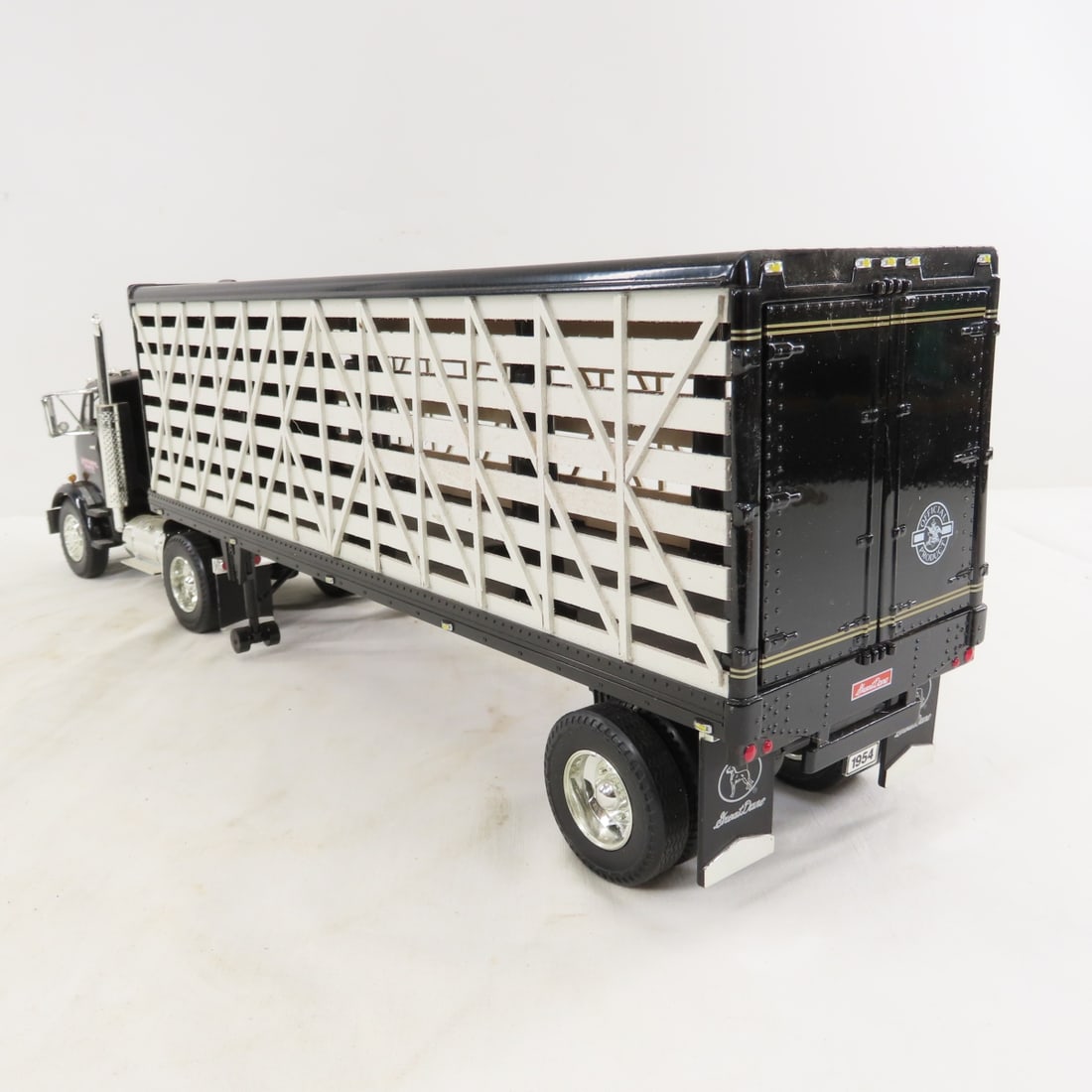 ERTL 1954 GMC Cab & Great Dane Cattle Trailer - 3