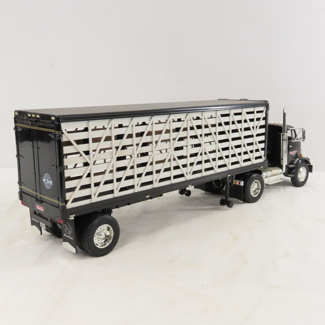 ERTL 1954 GMC Cab & Great Dane Cattle Trailer - 5