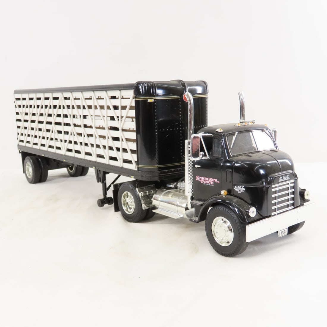 ERTL 1954 GMC Cab & Great Dane Cattle Trailer - 7