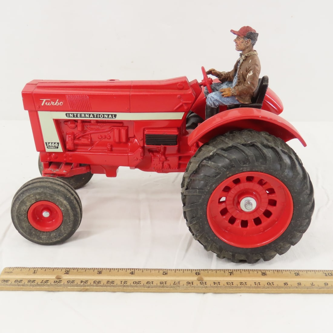 ERTL International Farmall 1466 Turbo Tractor - 2