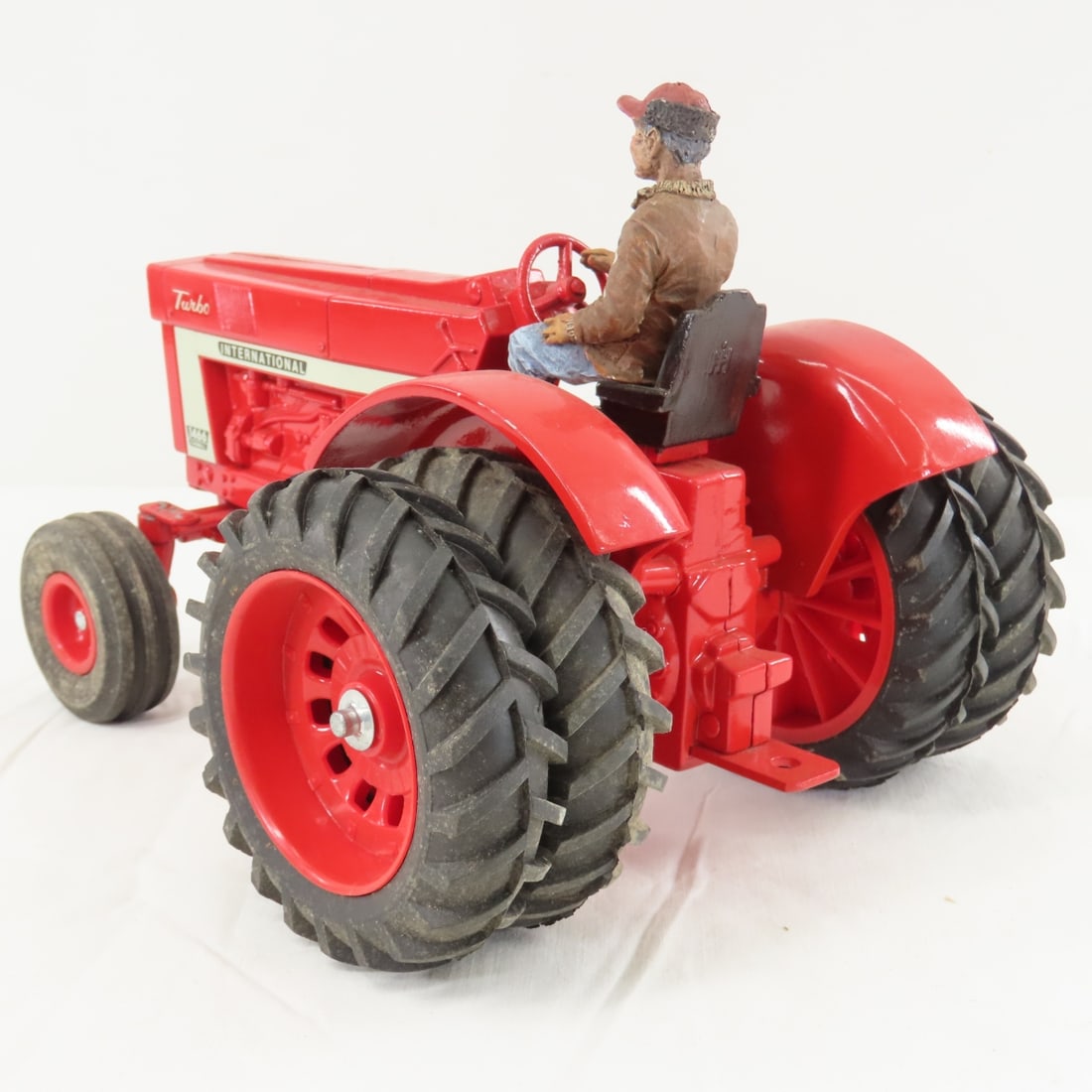 ERTL International Farmall 1466 Turbo Tractor - 3