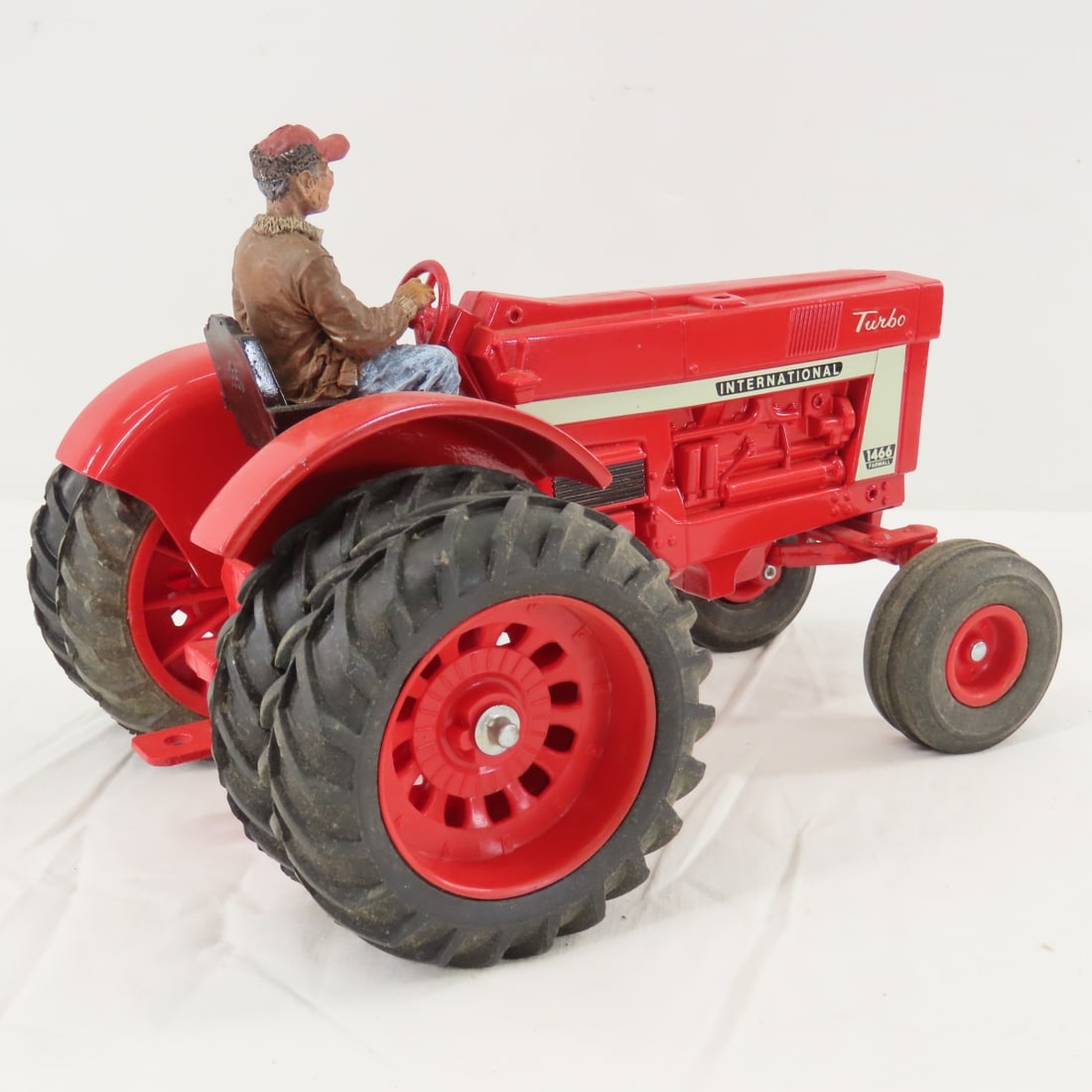 ERTL International Farmall 1466 Turbo Tractor - 5