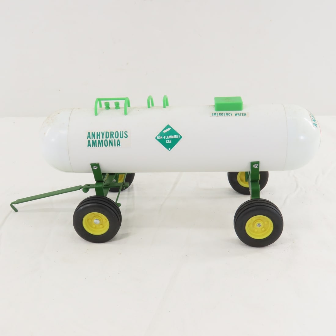 2 Toy Farmer Anhydrous Ammonia Tank Wagons - 12
