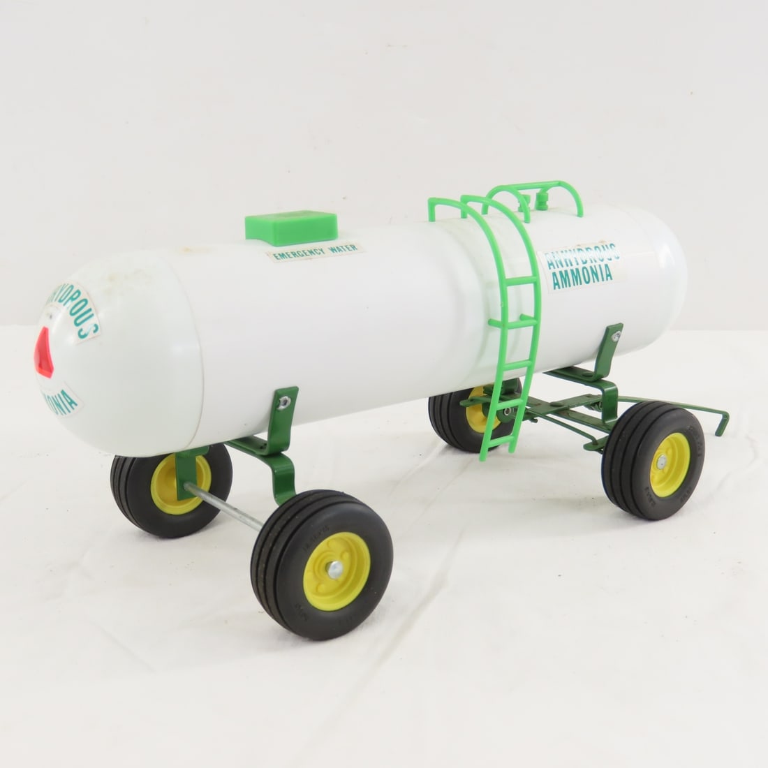 2 Toy Farmer Anhydrous Ammonia Tank Wagons - 5