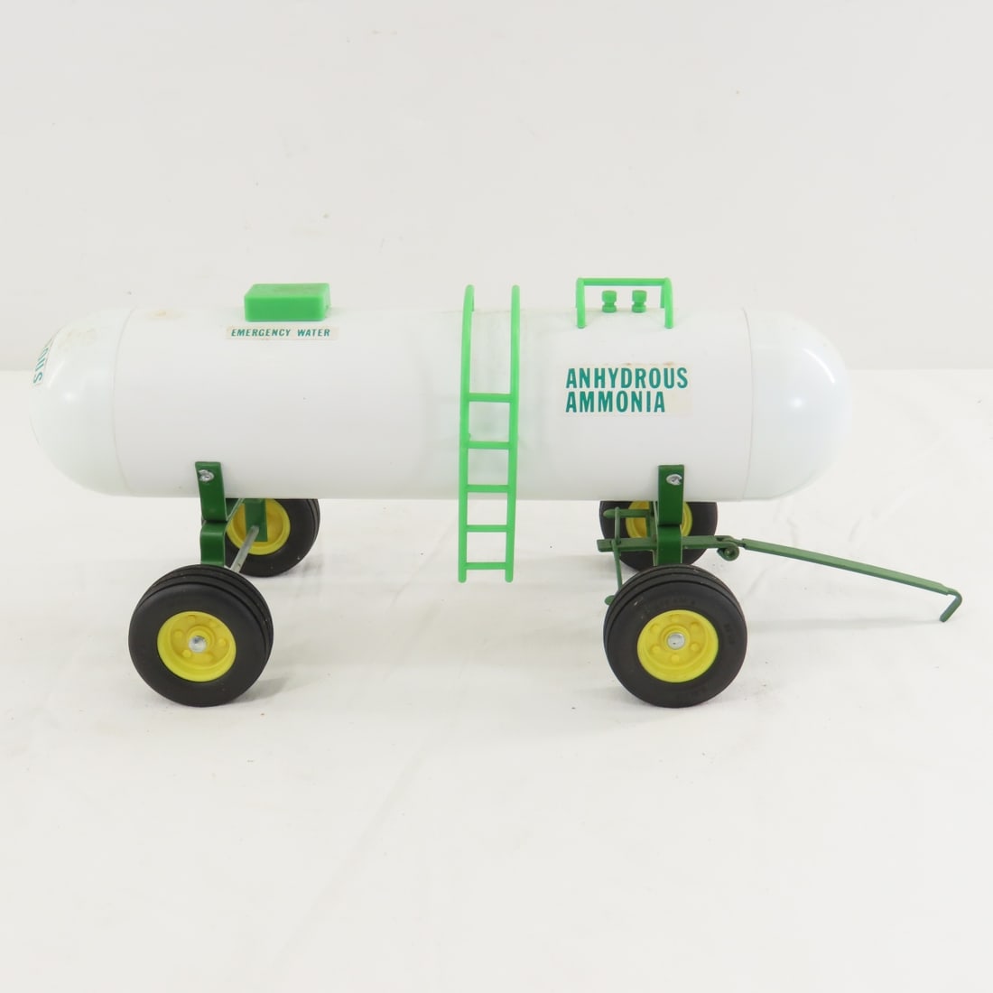 2 Toy Farmer Anhydrous Ammonia Tank Wagons - 6