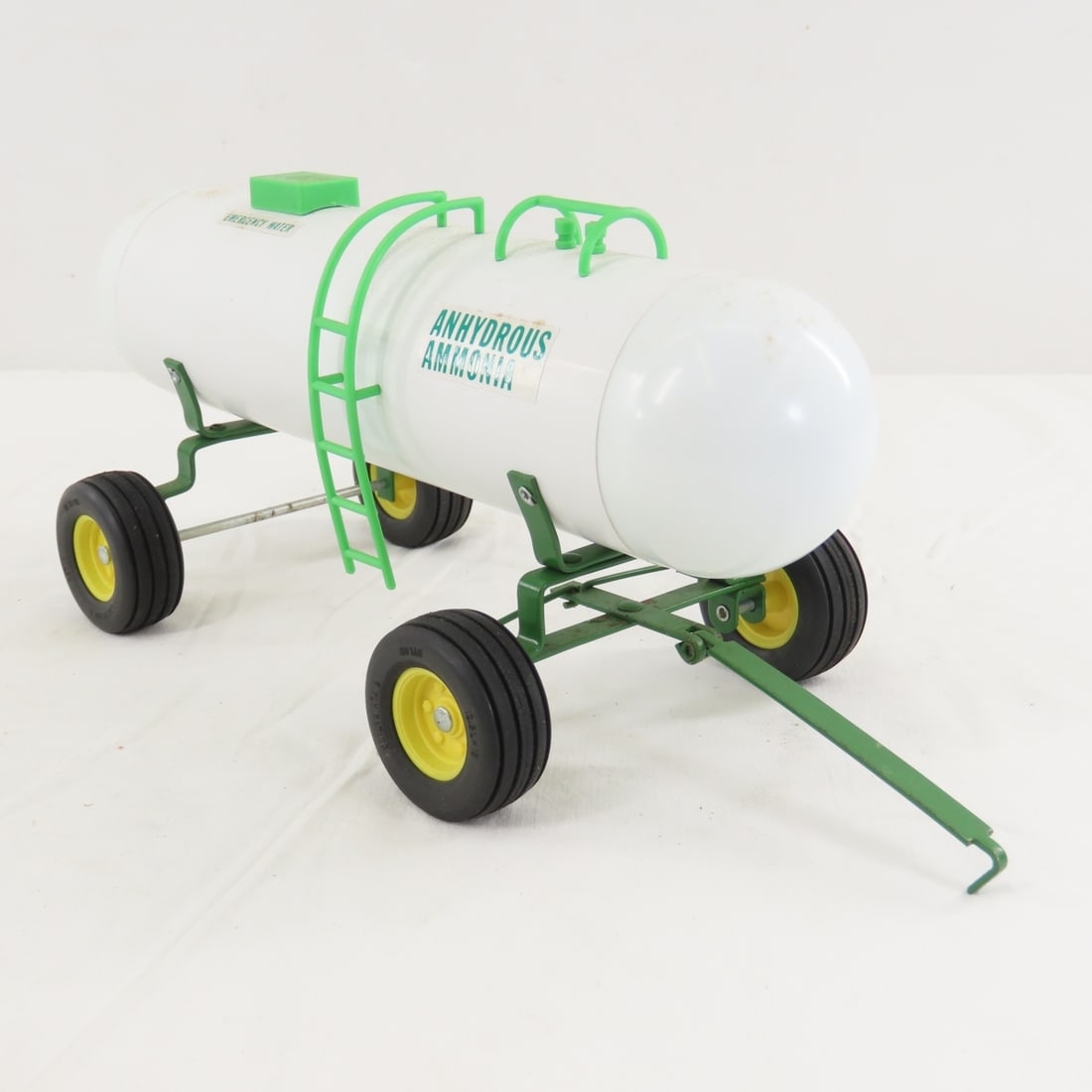 2 Toy Farmer Anhydrous Ammonia Tank Wagons - 7
