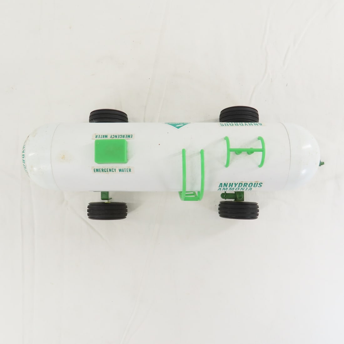 2 Toy Farmer Anhydrous Ammonia Tank Wagons - 9