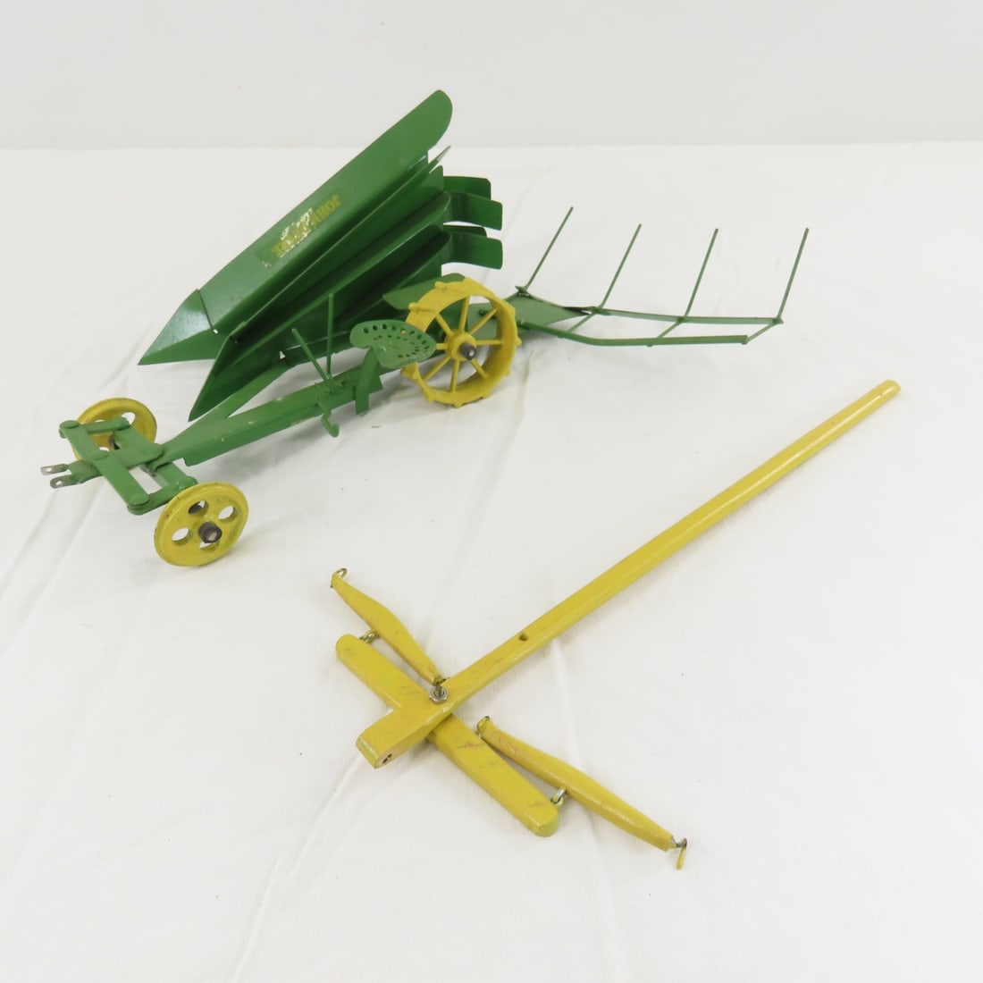 TJ Vintage Custom J Deere Horse Drawn Corn Binder: TJ Vintage Custom J Deere Horse Drawn Corn Binder - metal and wood, approx 1/16 sale, LOT SIZE: 12x8x4" 1 LB All information and photos, which are part of the description, are intended to be as accura