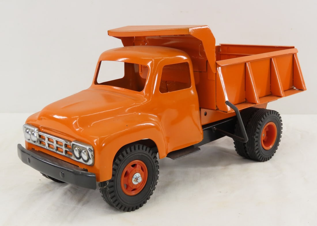 Restored Buddy L Dump Truck: Restored Buddy L Dump Truck - no hydraulic- manual lift- does not work very well. LOT SIZE: 14x7x7" 3 LBS All information and photos, which are part of the description, are intended to be as accurate