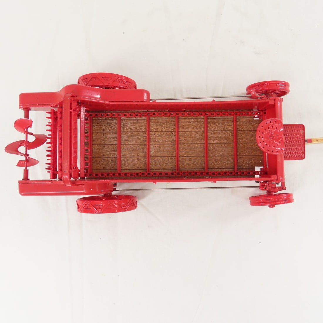 ERTL McCormick-Deering No 200H Manure Spreader - 11