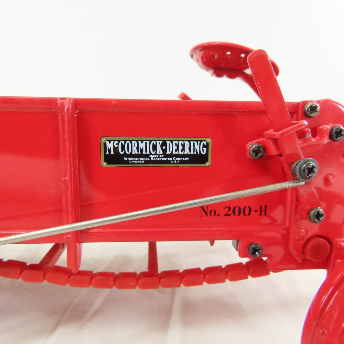 ERTL McCormick-Deering No 200H Manure Spreader - 13