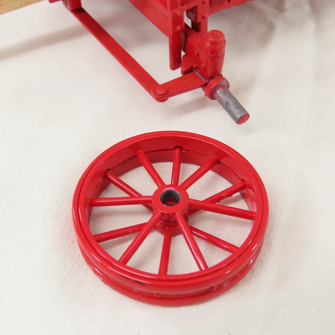 ERTL McCormick-Deering No 200H Manure Spreader - 16