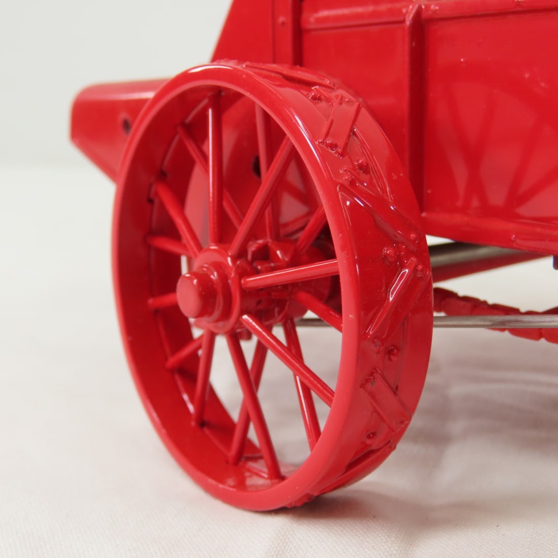 ERTL McCormick-Deering No 200H Manure Spreader - 18