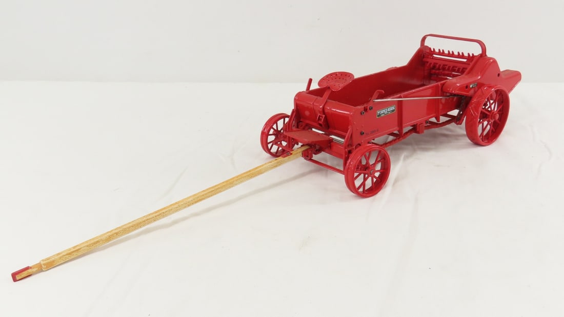 ERTL McCormick-Deering No 200H Manure Spreader: ERTL McCormick-Deering No 200H Manure Spreader - ERTL Horse Drawn Heritage Series- not complete as originally sold. LOT SIZE: 19x5x4" 2 LBS All information and photos, which are part of the