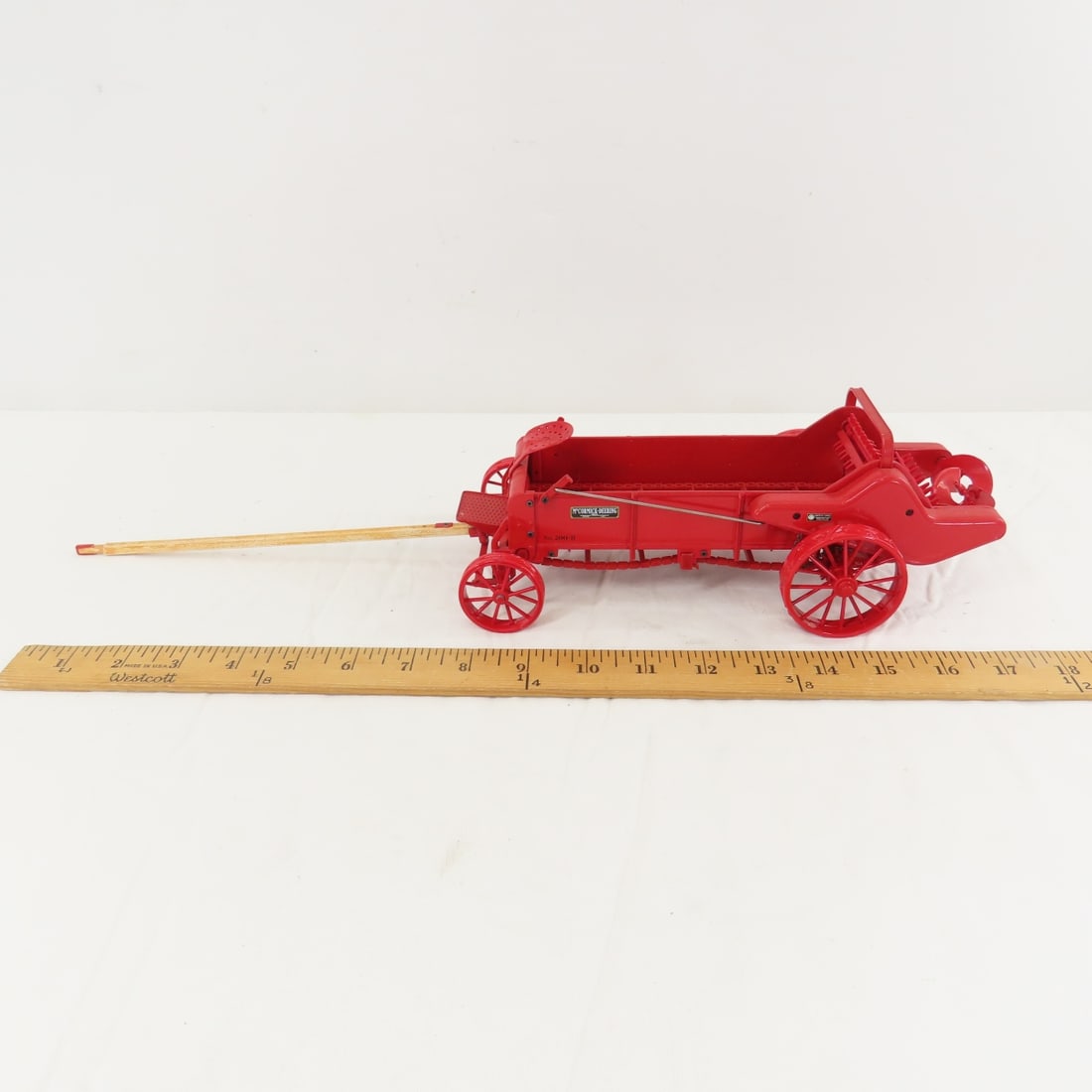 ERTL McCormick-Deering No 200H Manure Spreader - 2