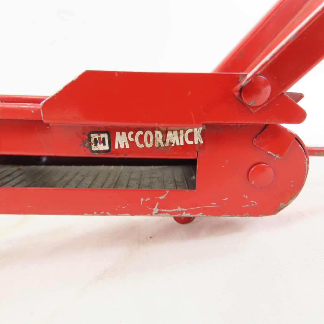 Eska IH McCormick Disc Harrow & Elevator - 11