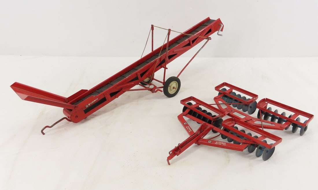 Eska IH McCormick Disc Harrow & Elevator: Eska IH McCormick Disc Harrow & Elevator - belt is intact on elevator but does not move easily (we did not want to force it), marked made in USA, 1/16 diecast, LOT SIZE: 16x10x6" 2 LBS All