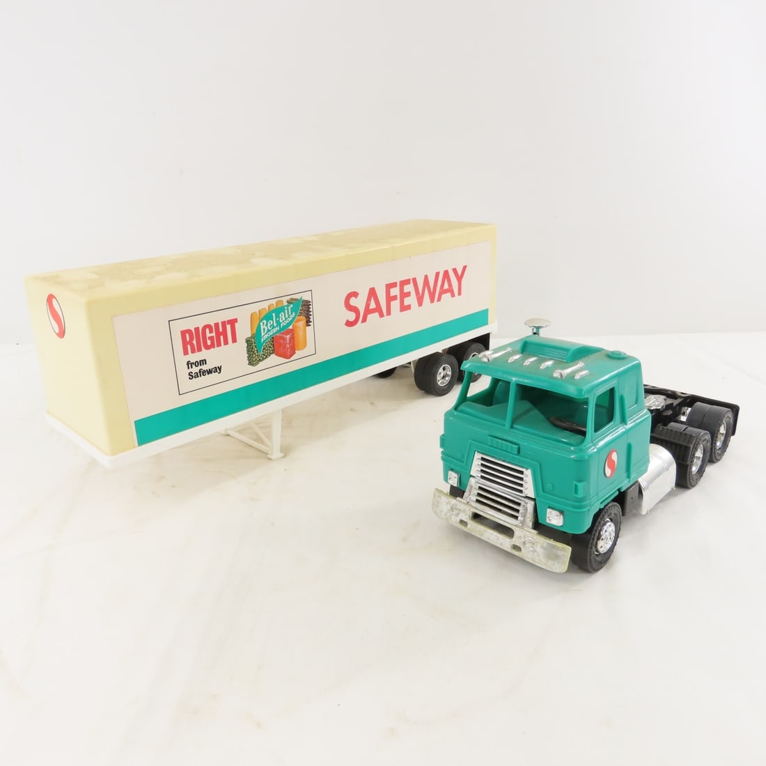 Safeway & Gambles Processed Plastics Semi Trucks - 11