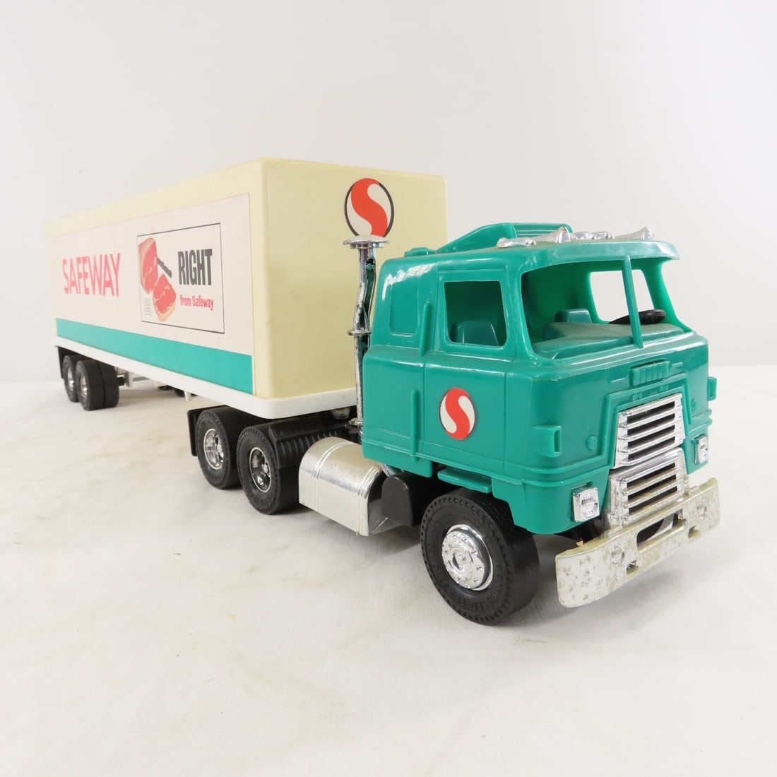 Safeway & Gambles Processed Plastics Semi Trucks - 7