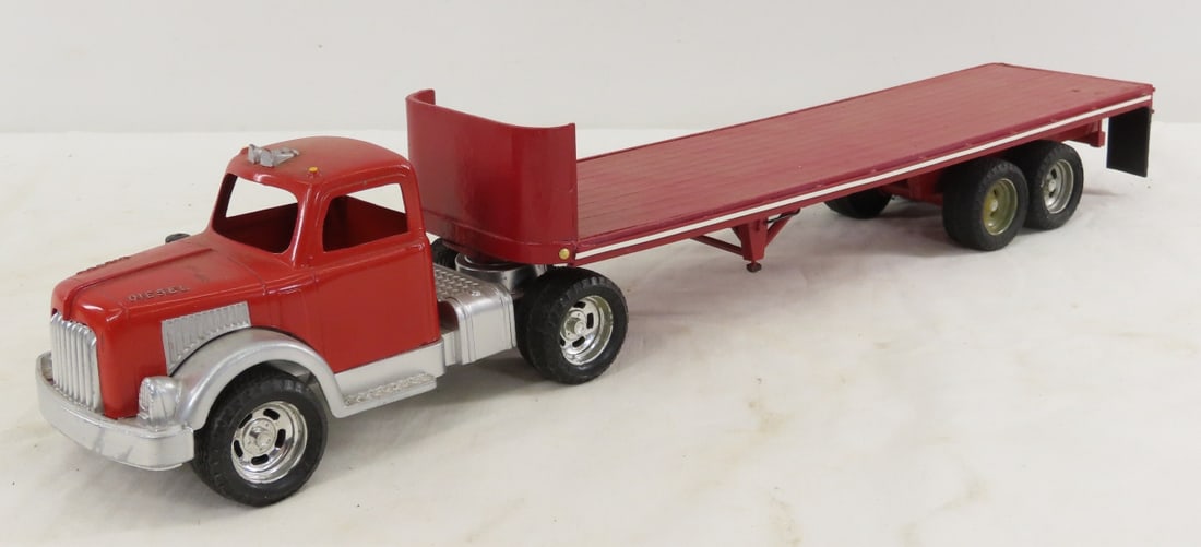 Hubley Kidde Toy 492 Truck & Custom Flat Bed: Hubley Kidde Toy 492 Truck & Custom Flat Bed - wood flat bed trailer 13" long, LOT SIZE: 18x4x4" 1 LB All information and photos, which are part of the description, are intended to be as accurate as p