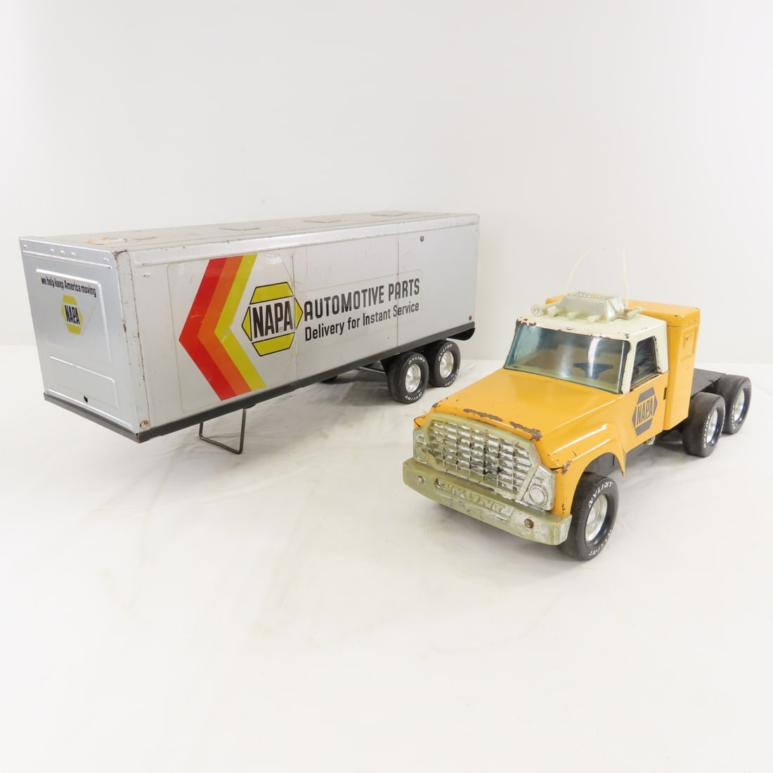 1970s Nylint Pressed Steel NAPA Truck & Trailer - 10