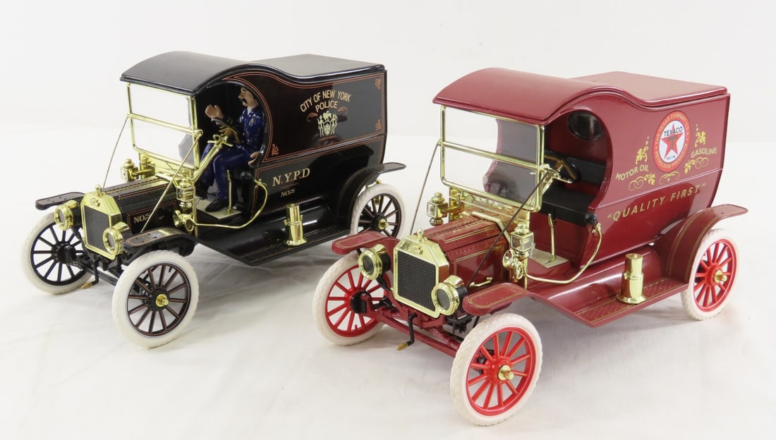 2 Gearbox Mint Precision Series Ford Model Ts: 2 Gearbox Mint Precision Series Ford Model Ts - 1912 NYPD Ford Model T 2286 of 5000, and Texaco 1913 Ford Model T. 1/16 diecast, LOT SIZE: 10x9x6" 5 LBS All information and photos, which are part of