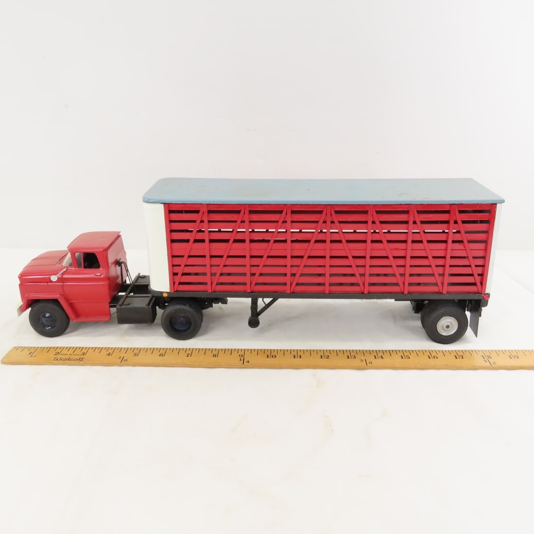 Custom Wood Model Tractor & Cattle Trailer - 2
