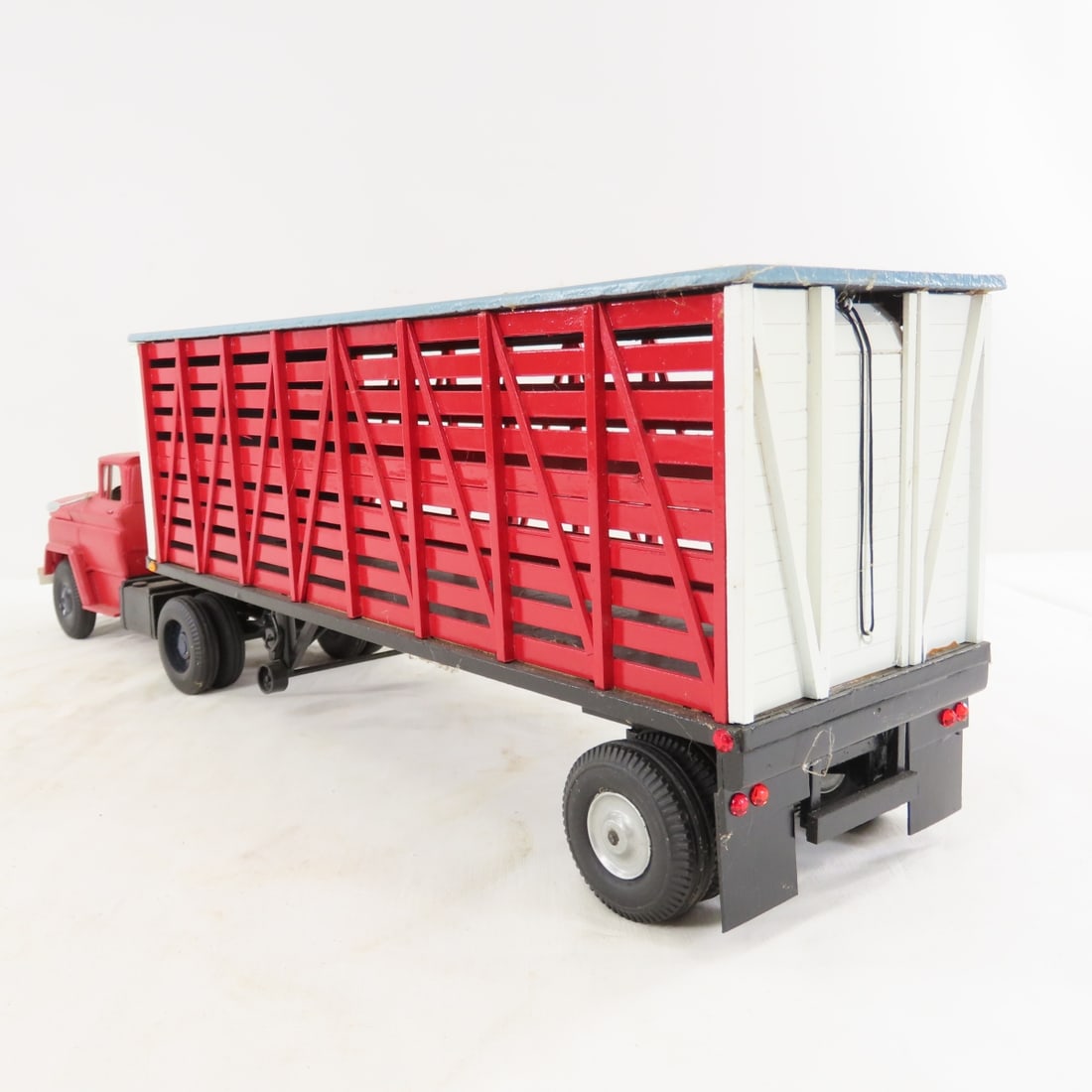 Custom Wood Model Tractor & Cattle Trailer - 3