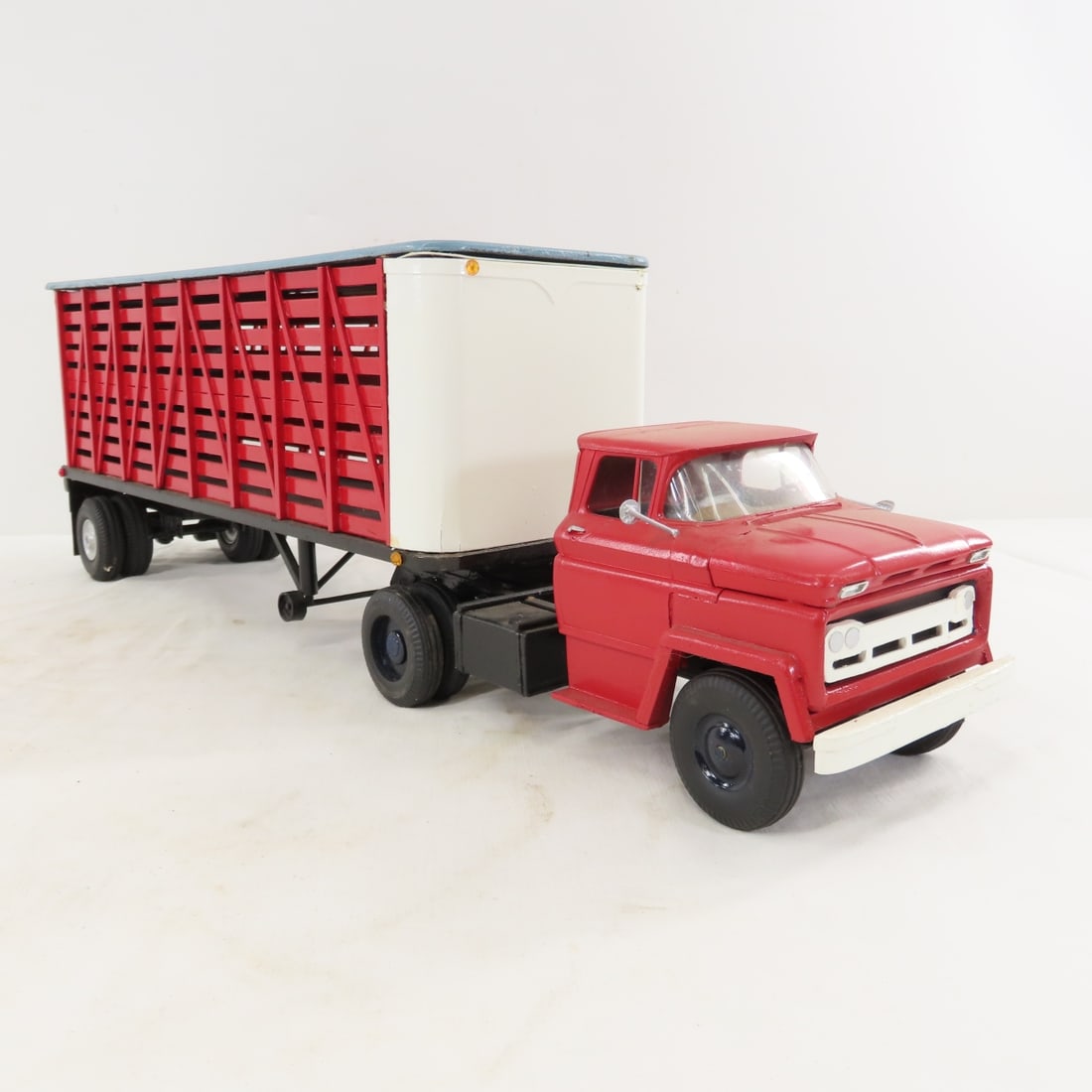 Custom Wood Model Tractor & Cattle Trailer - 7