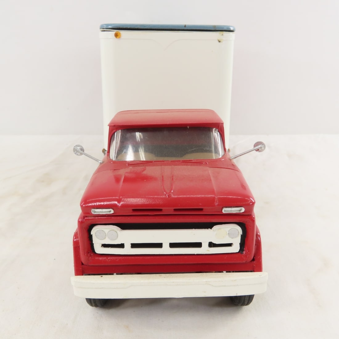 Custom Wood Model Tractor & Cattle Trailer - 8