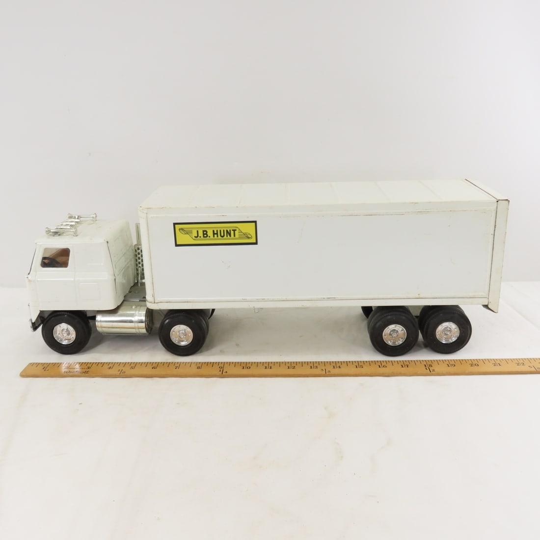 ERTL JB Hunt Pressed Steel Tractor Trailer - 2