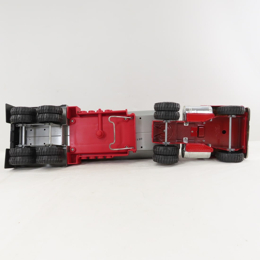 ERTL International Transtar Truck & Tanker w/box - 10