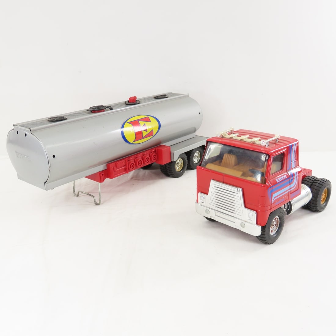 ERTL International Transtar Truck & Tanker w/box - 12