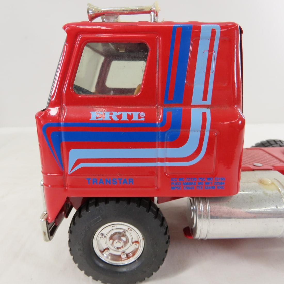 ERTL International Transtar Truck & Tanker w/box - 14