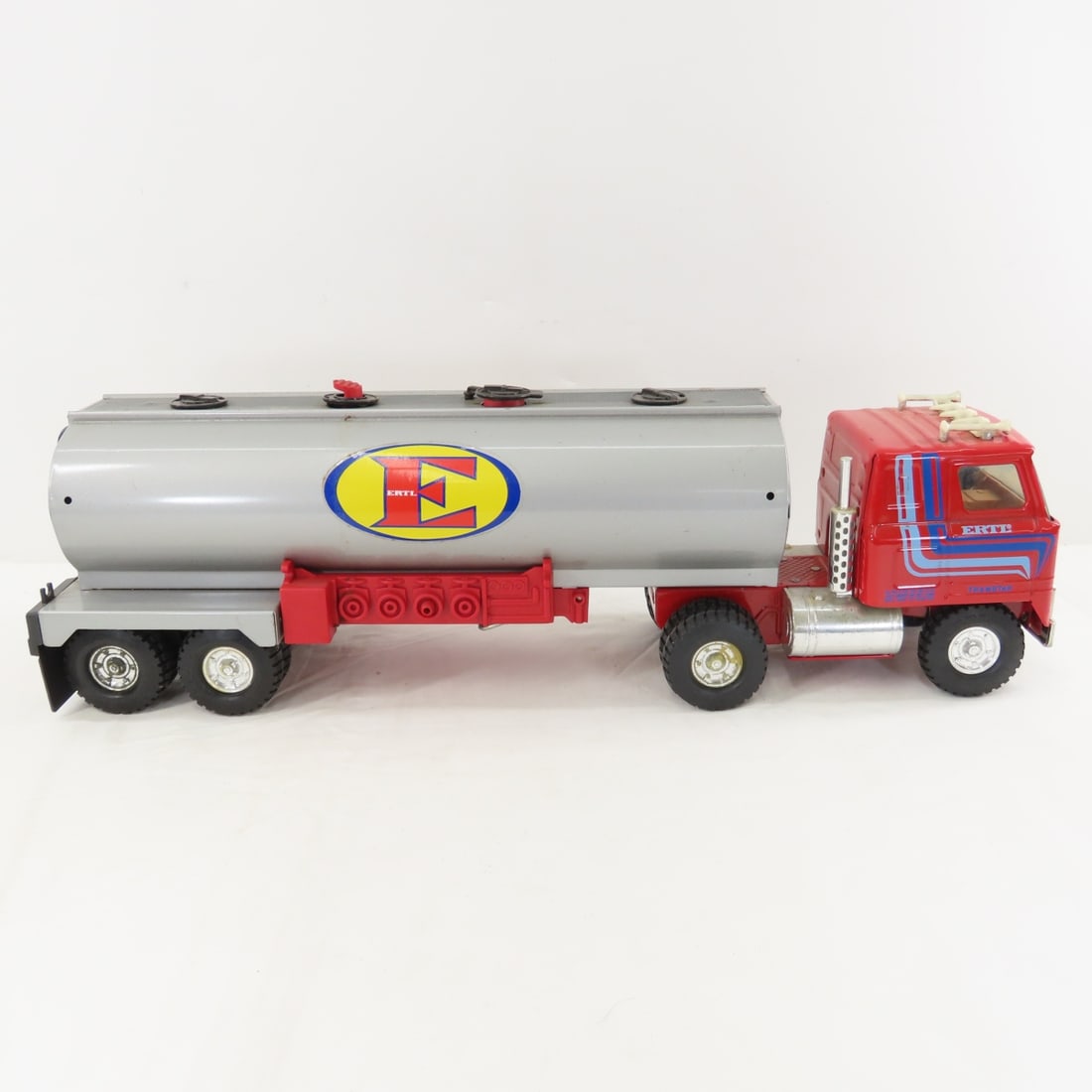 ERTL International Transtar Truck & Tanker w/box - 6