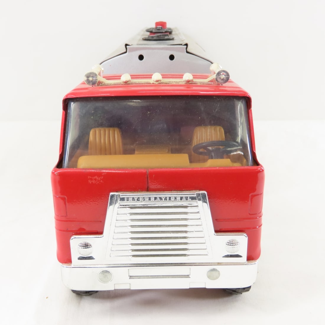ERTL International Transtar Truck & Tanker w/box - 8