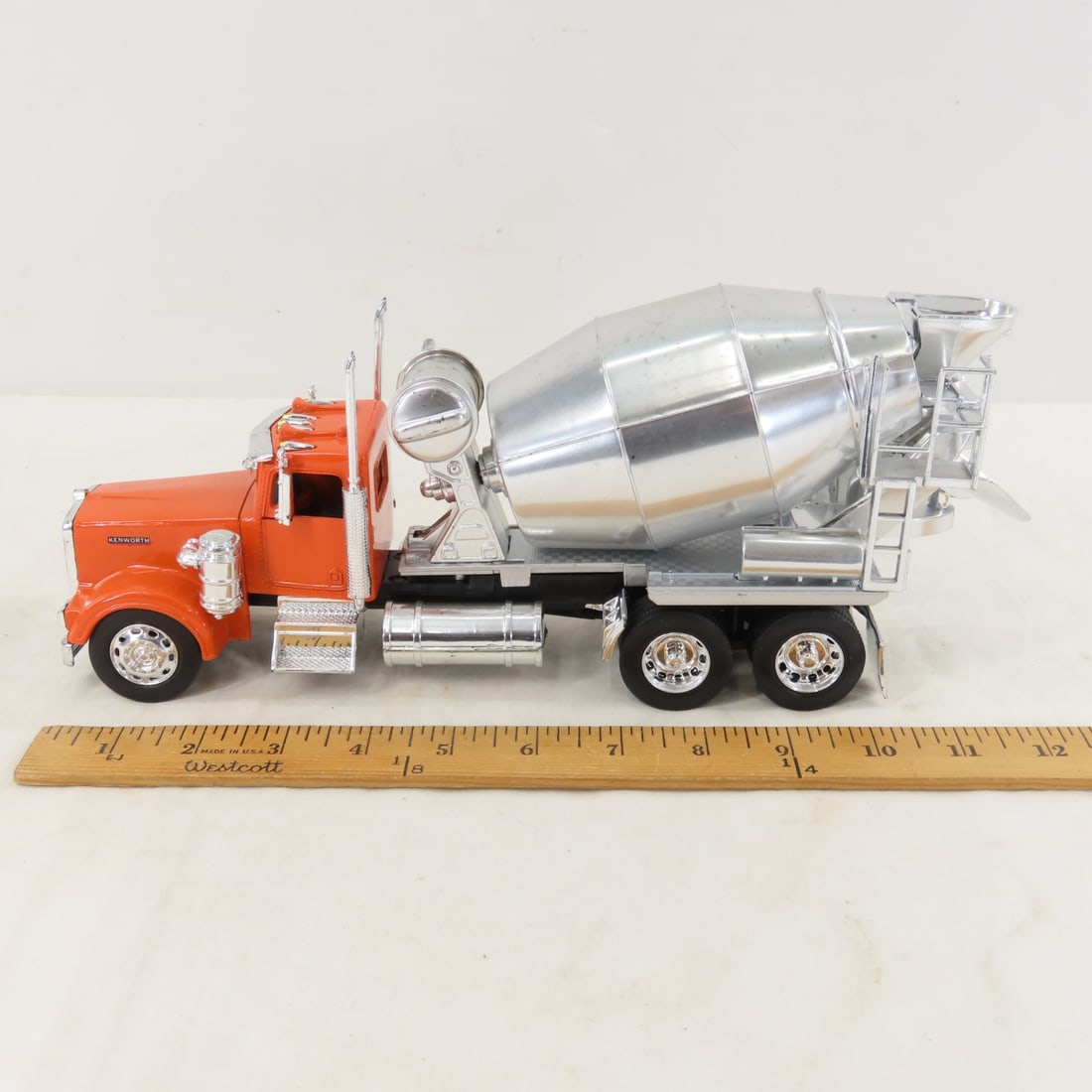 New Ray Garbage, Cement & Livestock Trucks - 10