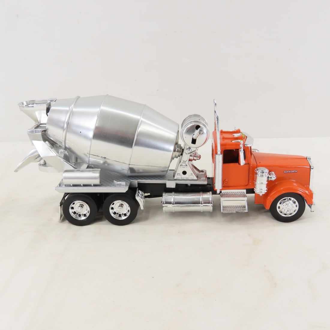 New Ray Garbage, Cement & Livestock Trucks - 12
