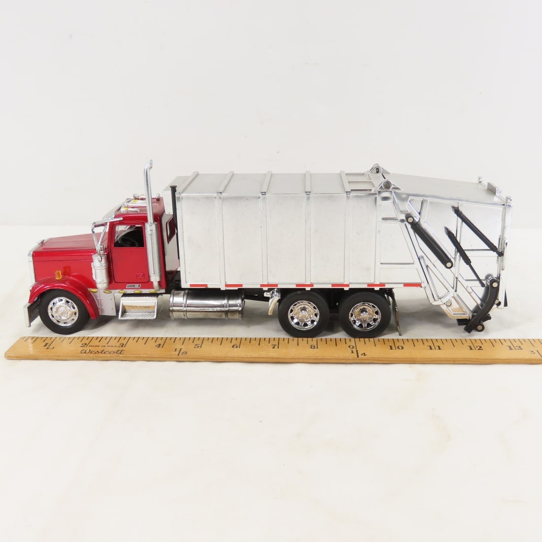 New Ray Garbage, Cement & Livestock Trucks - 17